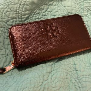Tory Burch zip wallet